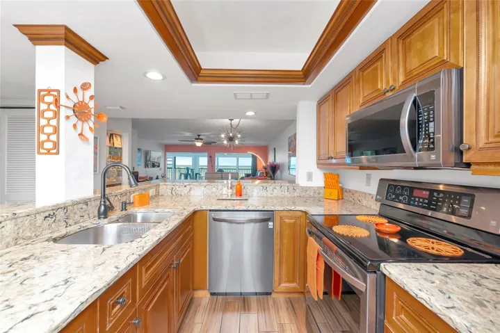 Updated kitchen w plenty of storage
