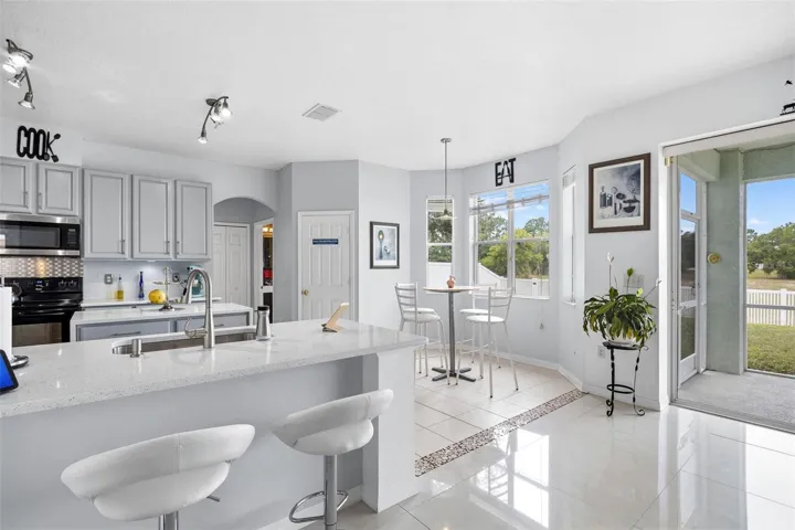 Kitchen / Breakfast Nook