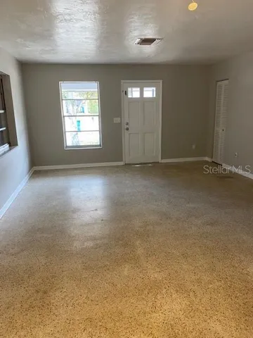 Entry/Living Room