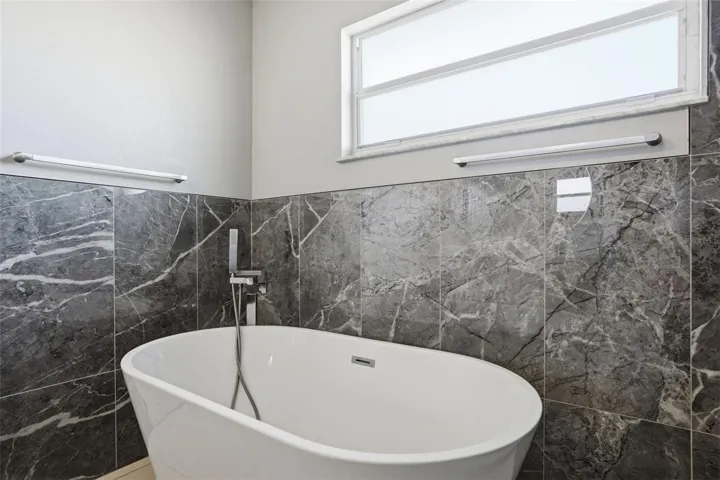 Primary En-Suite