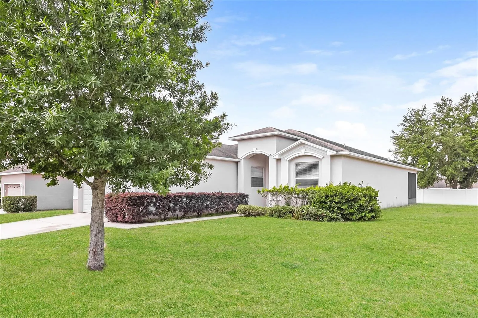 8130 Woodvine Cir, Lakeland, Florida 33810 — photo 2