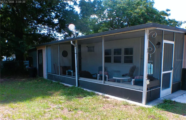 Screened in porch