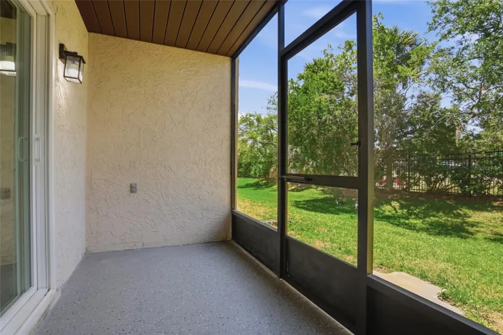 Screened Lanai.