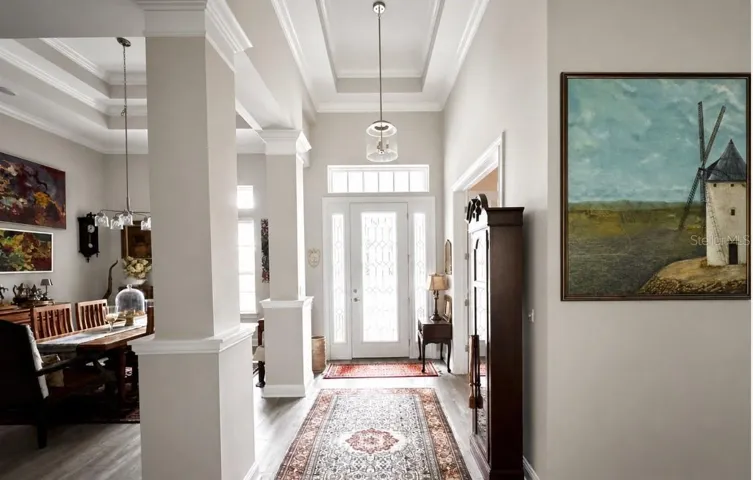 Architectureal features, 14 ' ceilings with 16' coffered double step ceilings