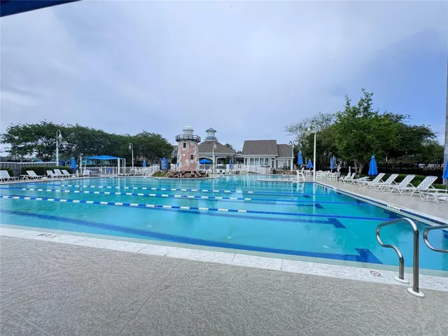 community resort-style pool and clubhouse
