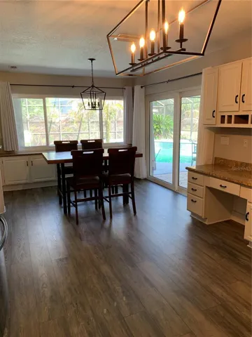 Eat in Kitchen area