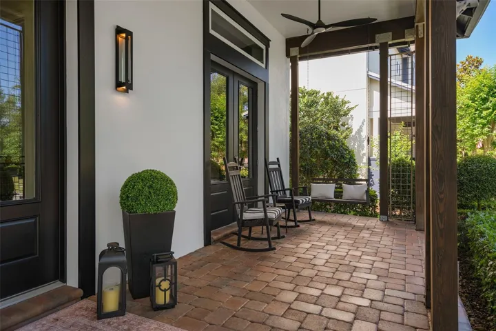 Large Front Porch with views of Square Lake