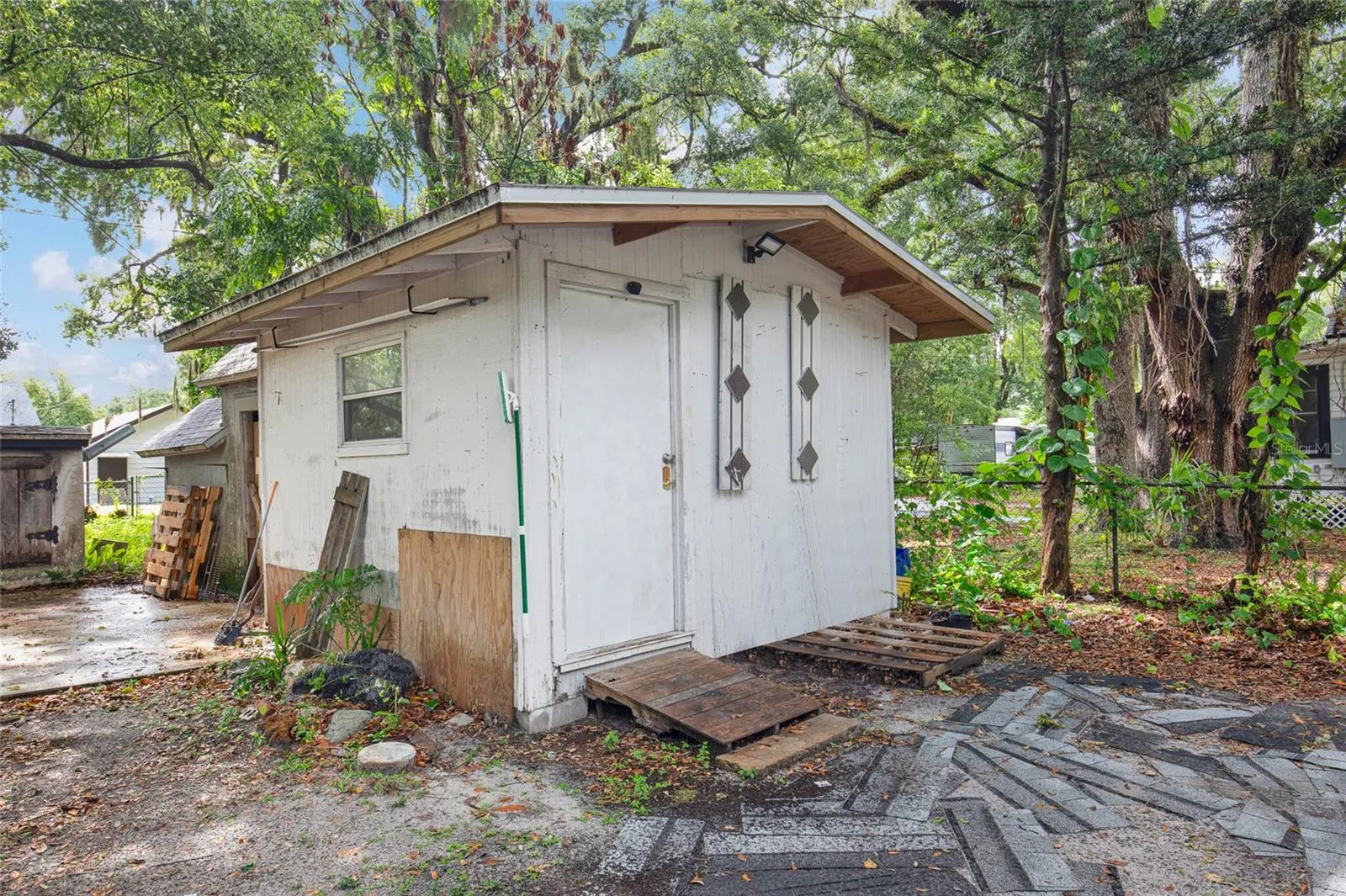 Outdoor Utility for 2/2