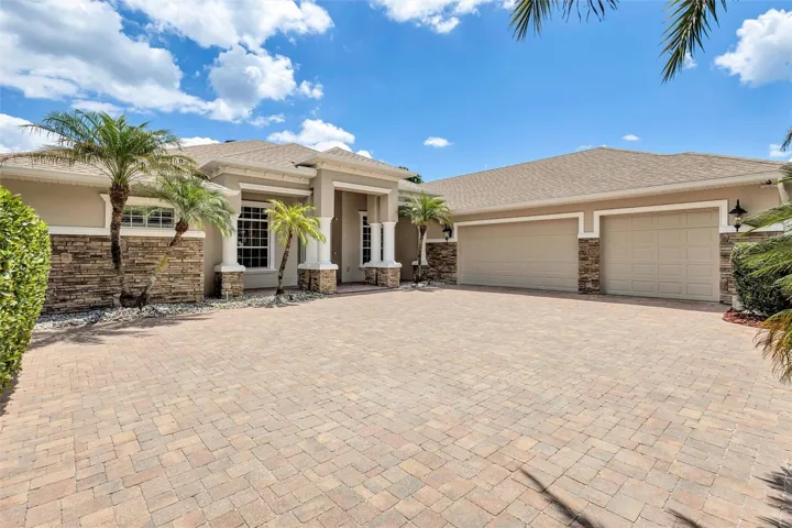 1125 sq ft garage!
