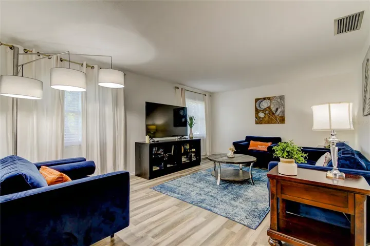 Photo prior to renting.