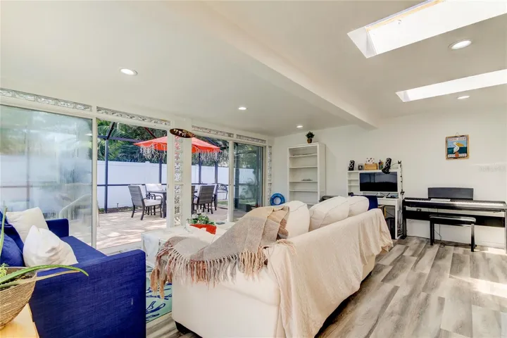 Photo prior to renting.