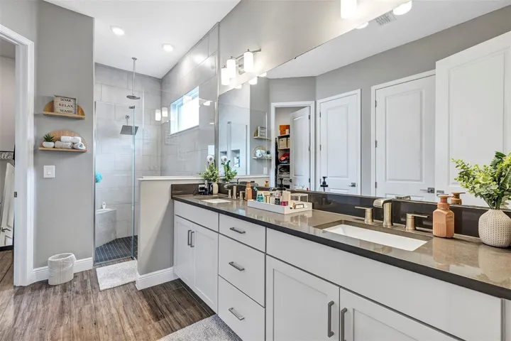 Primary bath