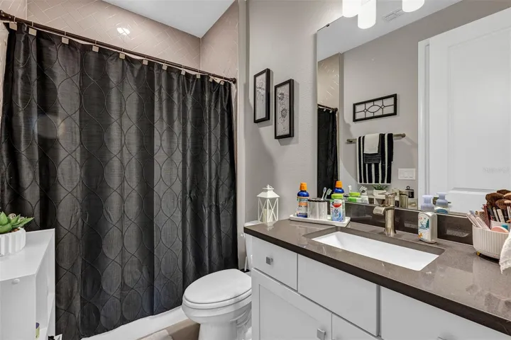 En-suite bathroom