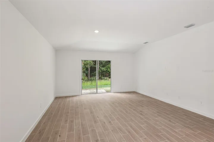 The interior photos are of another home with the same floor plan and interior finishes. Some details may varyThe interior photos are of another home with the same floor plan and interior finishes. Some details may vary