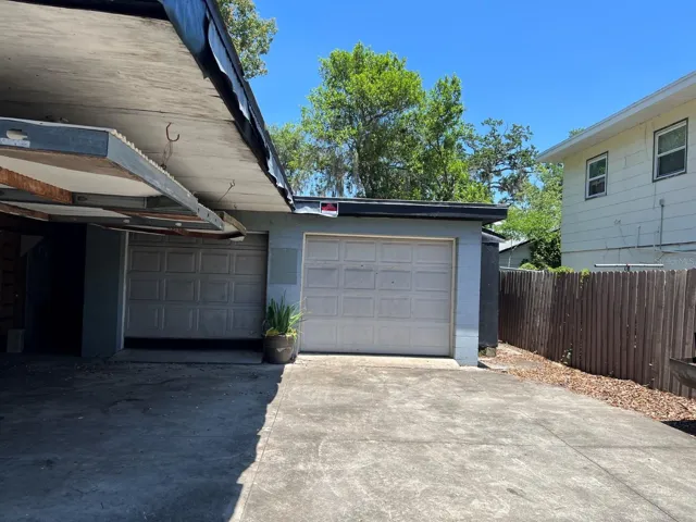 2 GARAGES