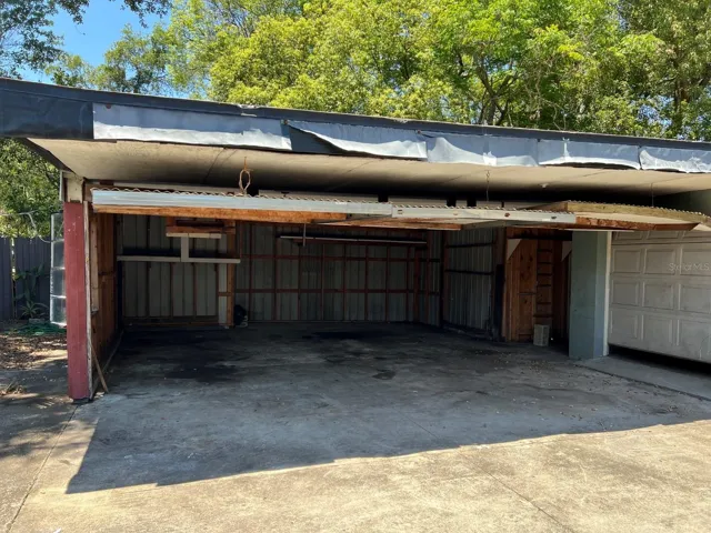 LARGE CARPORT