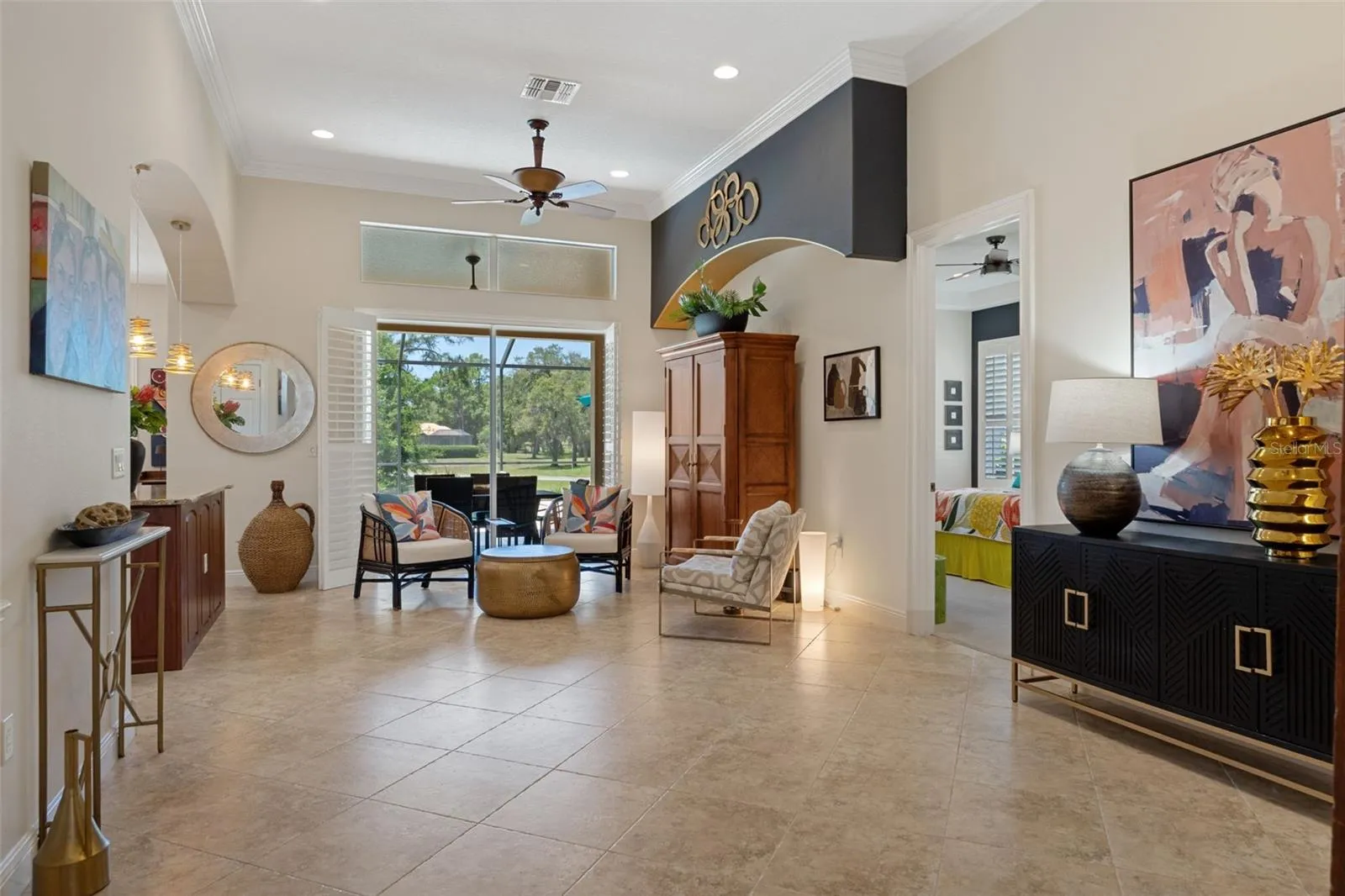 OPEN FLOOR PLAN