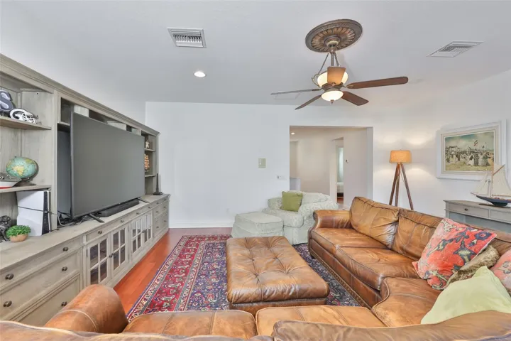 upstairs bonus room