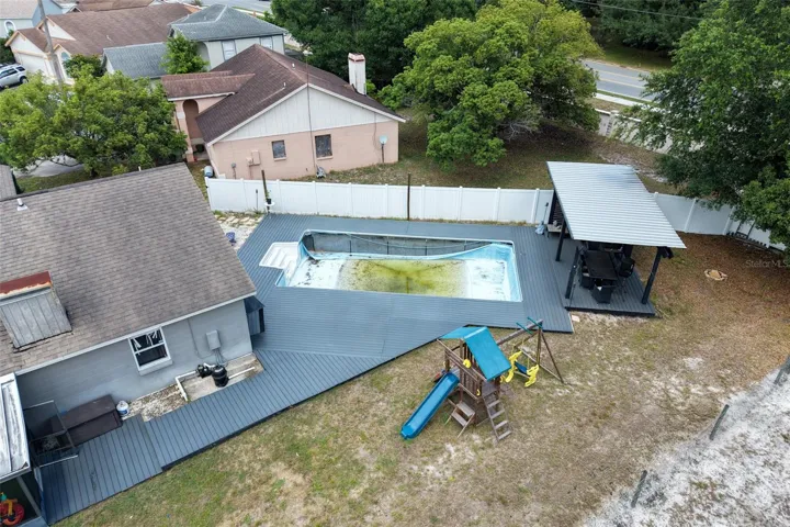 Seller is giving a credit towards pool liner replacement