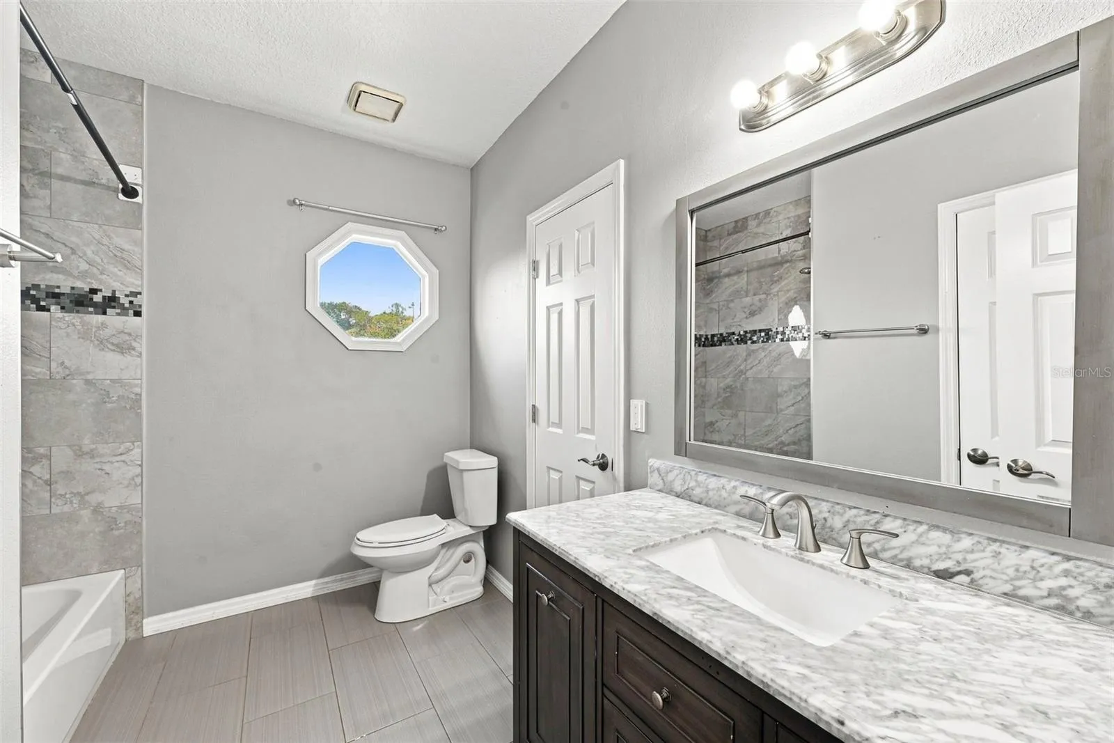 bedroom 5 with en suite