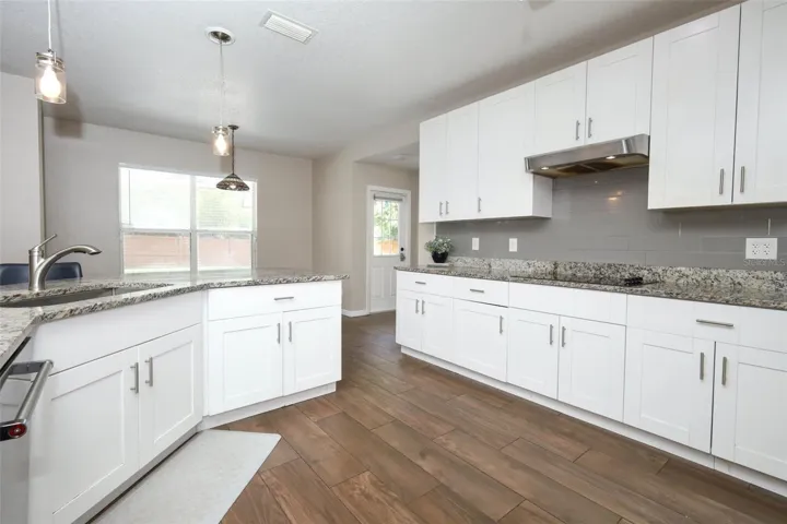 Spacious Kitchen