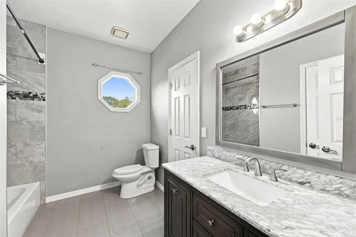bedroom 5 with en suite