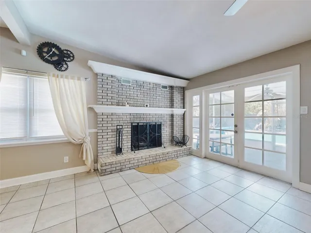 living room w fireplace