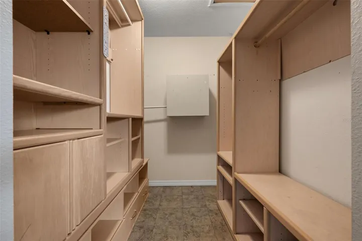 Walk-in Closet