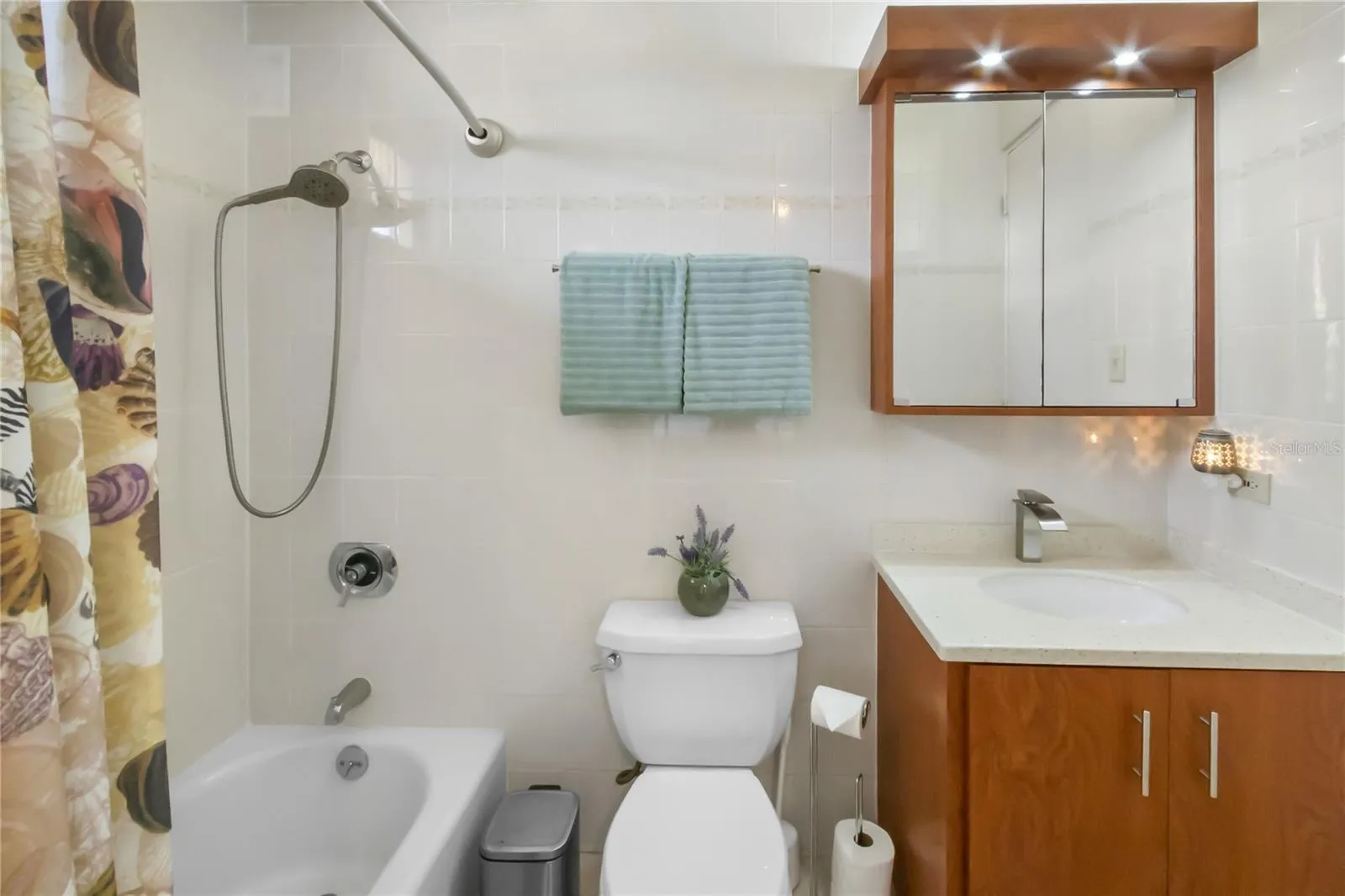 Guestroom jack and Jill bathroom