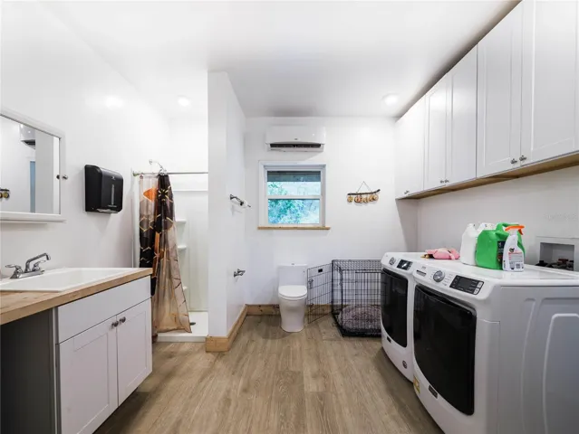 Full bathroom in barn