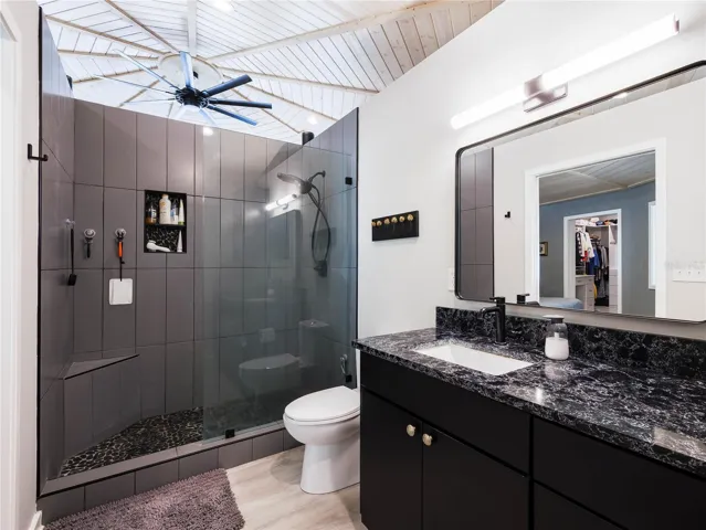 Guest suite bathroom