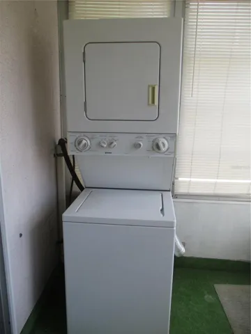 laundry on lanai