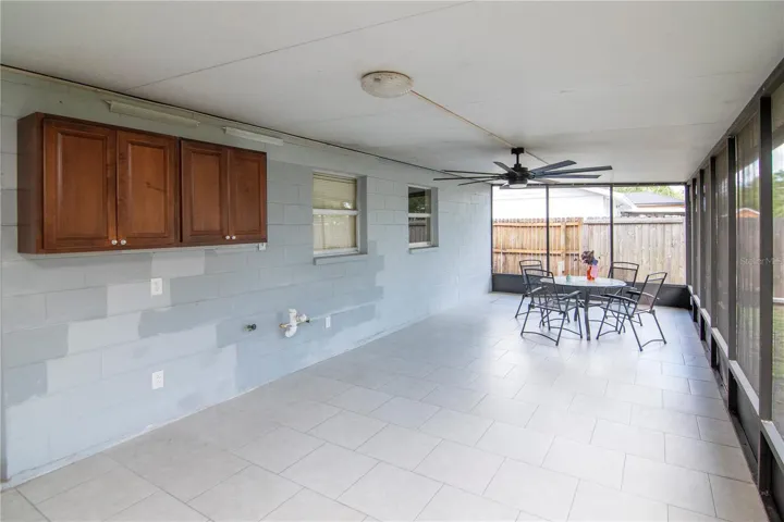 Beautiful Screened Lanai