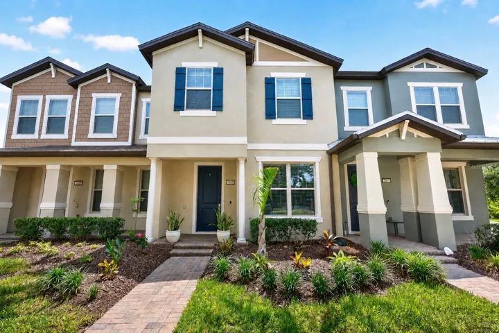Fresh updates and a prime Horizon West location make this well-maintained townhome in Lakeview Pointe a standout!
