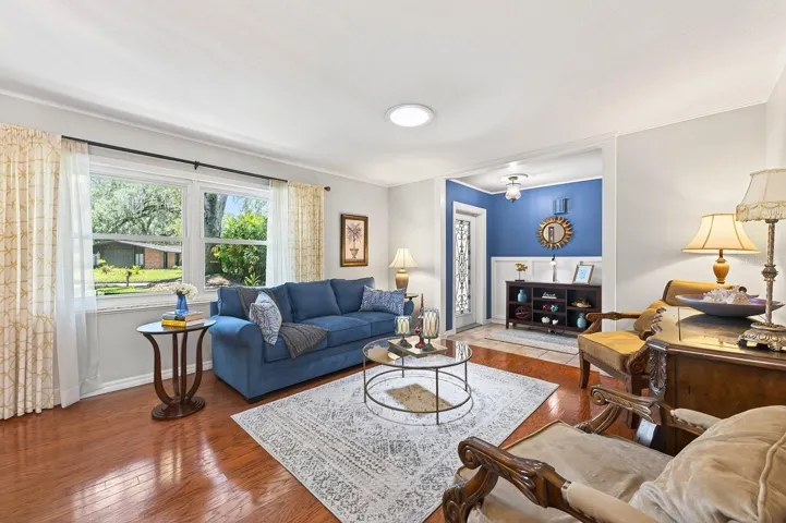 Formal living area.