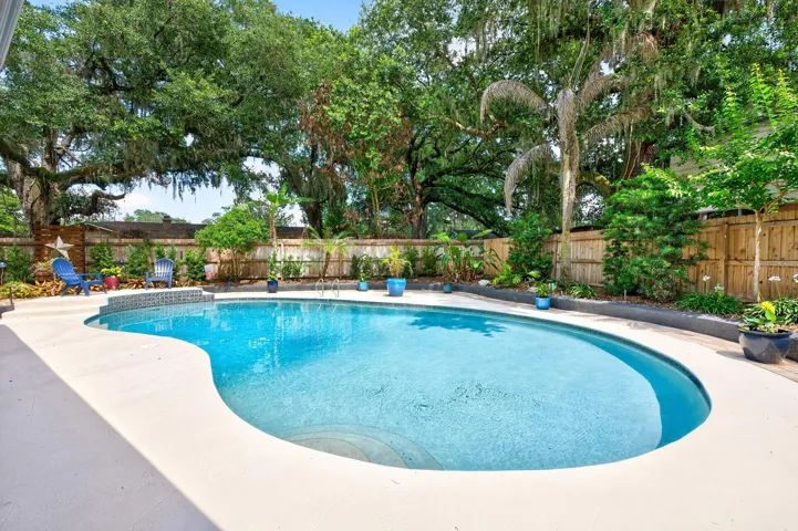 Private open air pool.