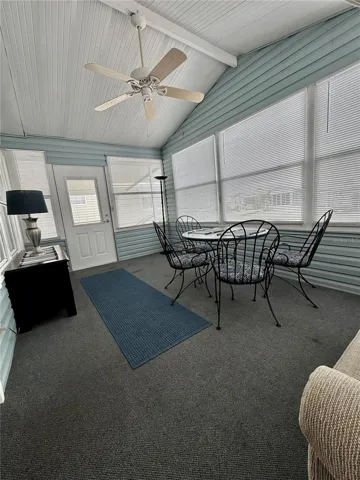 Screen room
