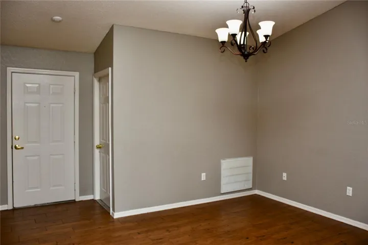 Entry/Dining