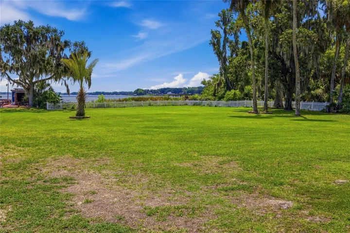 Situated next to a nature preserve