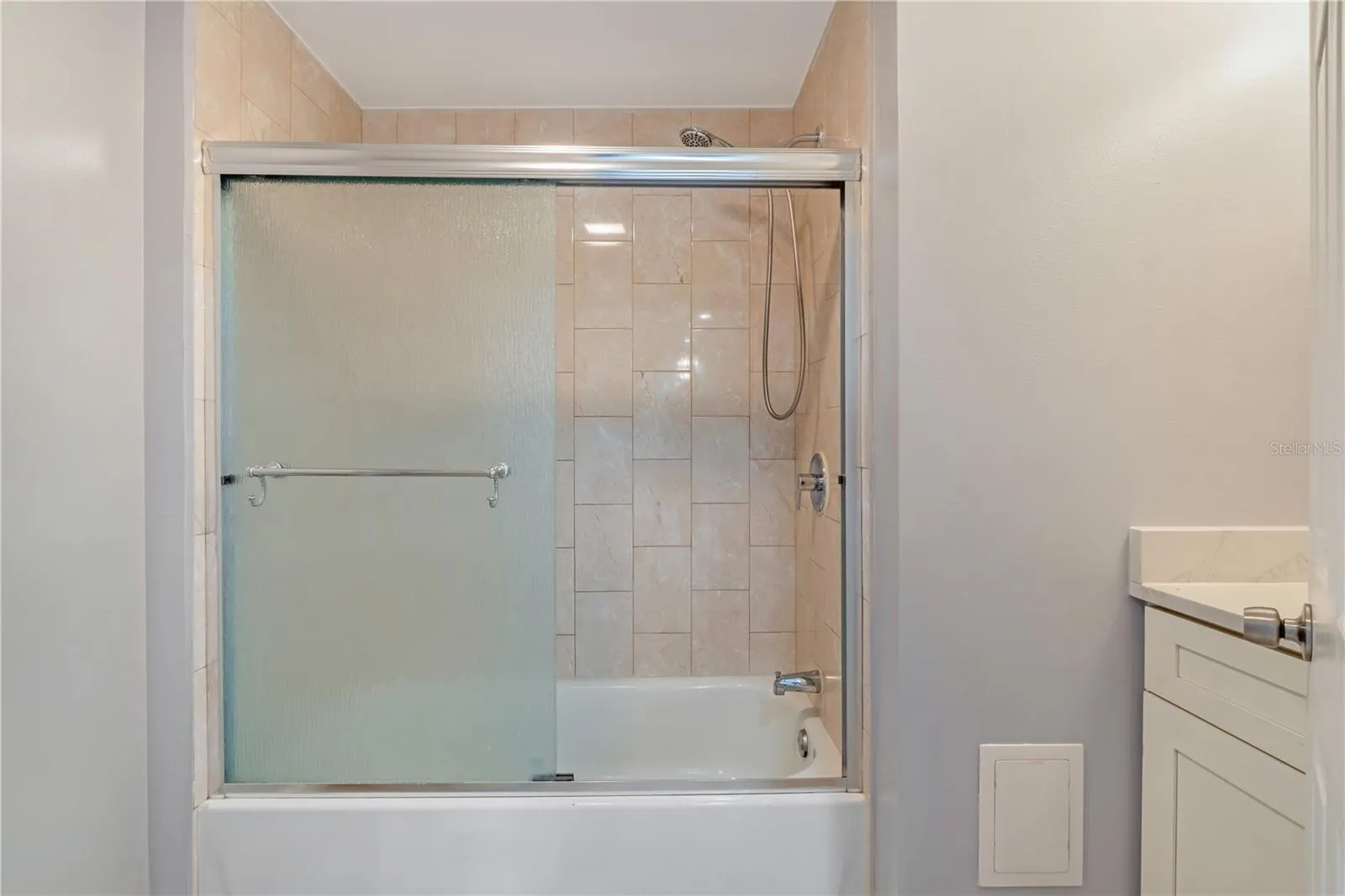 TUB &amp; SHOWER