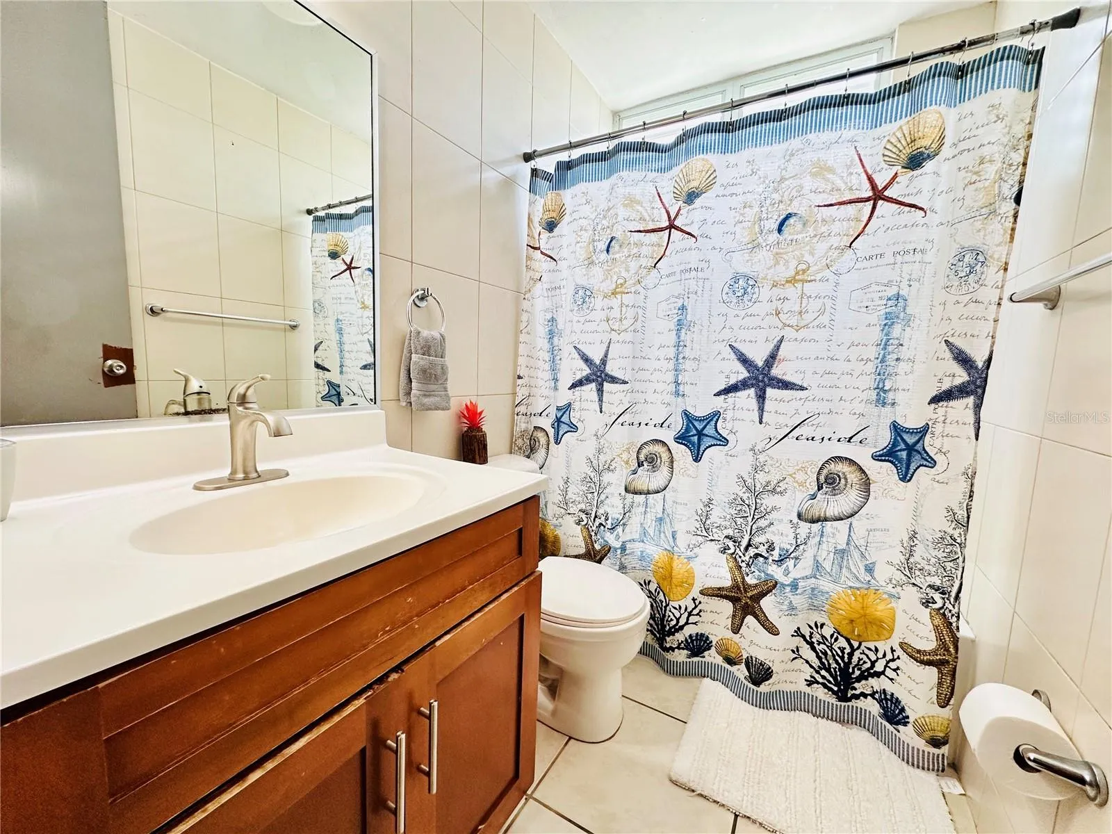 2nd bathroom