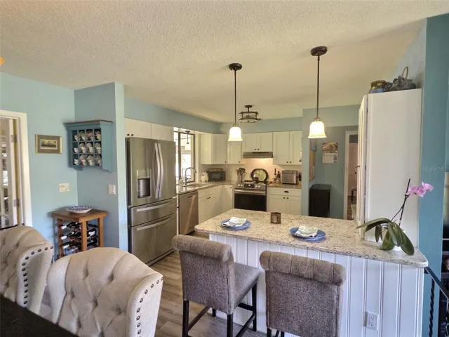 Dining & Kitchen