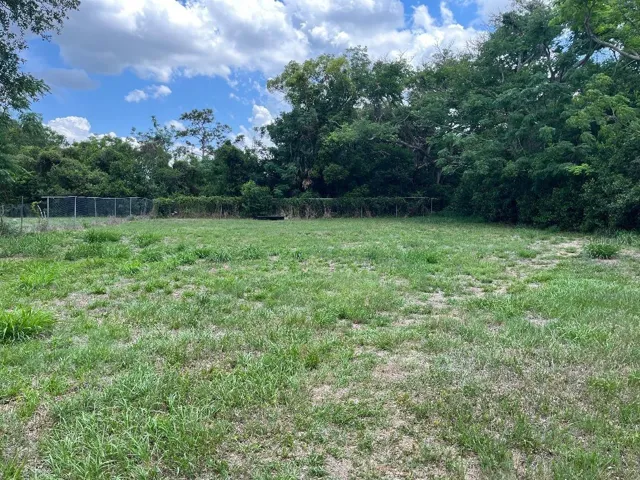 Lot Photo