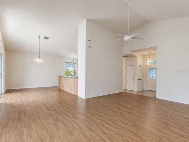 Living room/dining