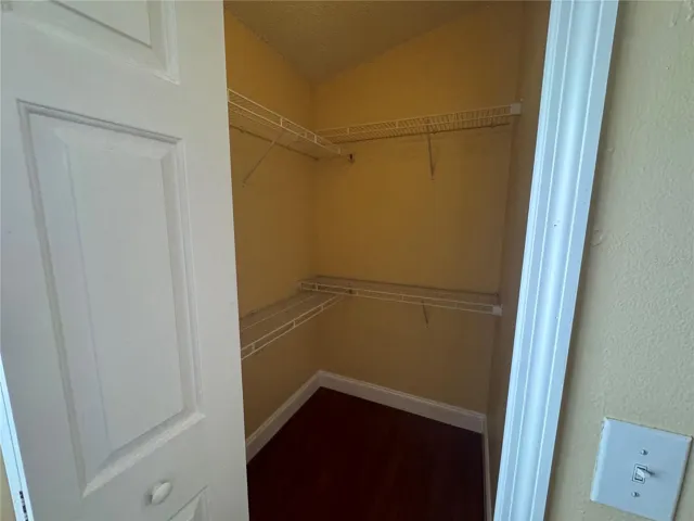 Walking closet