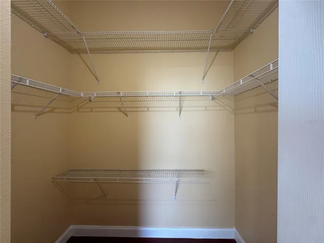 Walking Closet