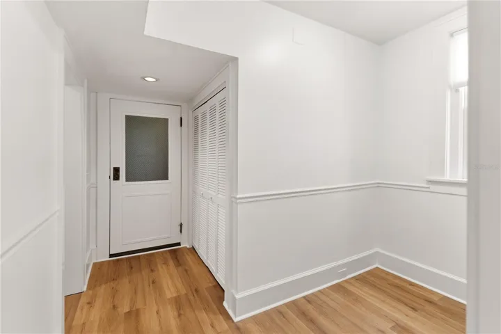Entrance and dinette