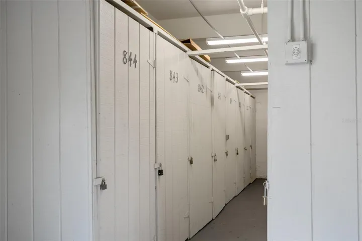 Storage locker #843