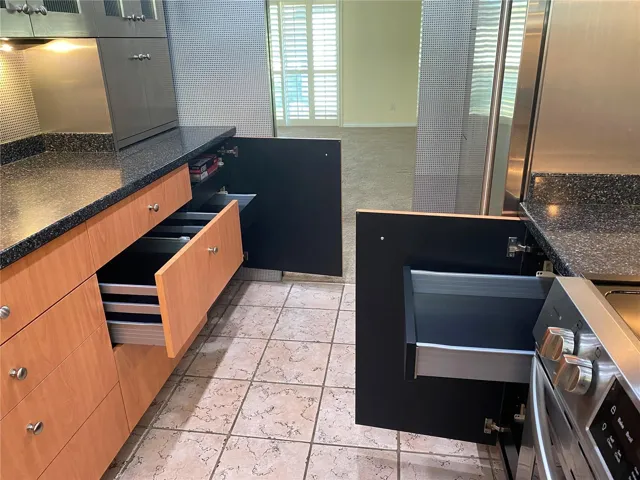Drawers and Pull-out Shelves
