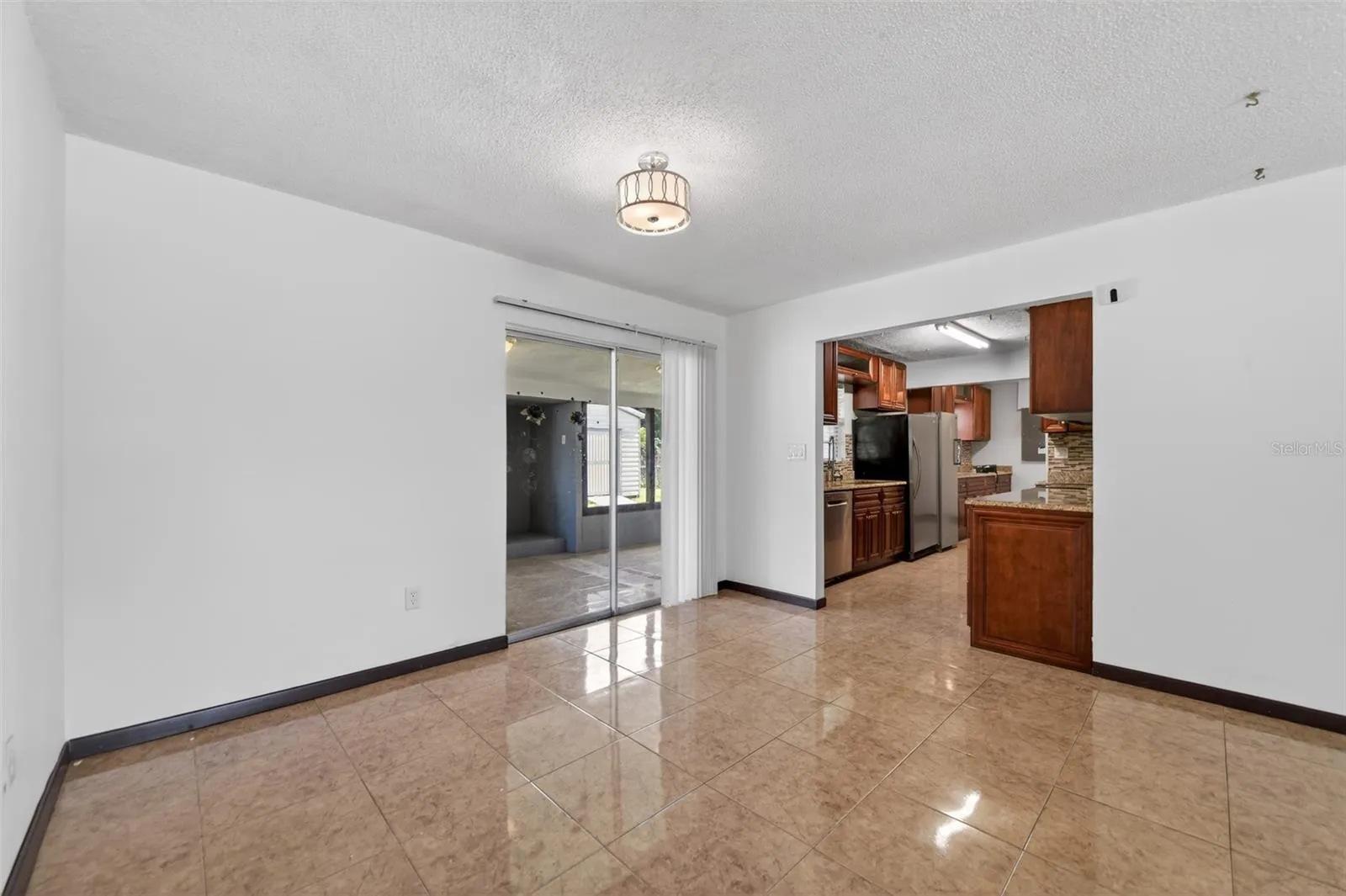 Dining/Kitchen